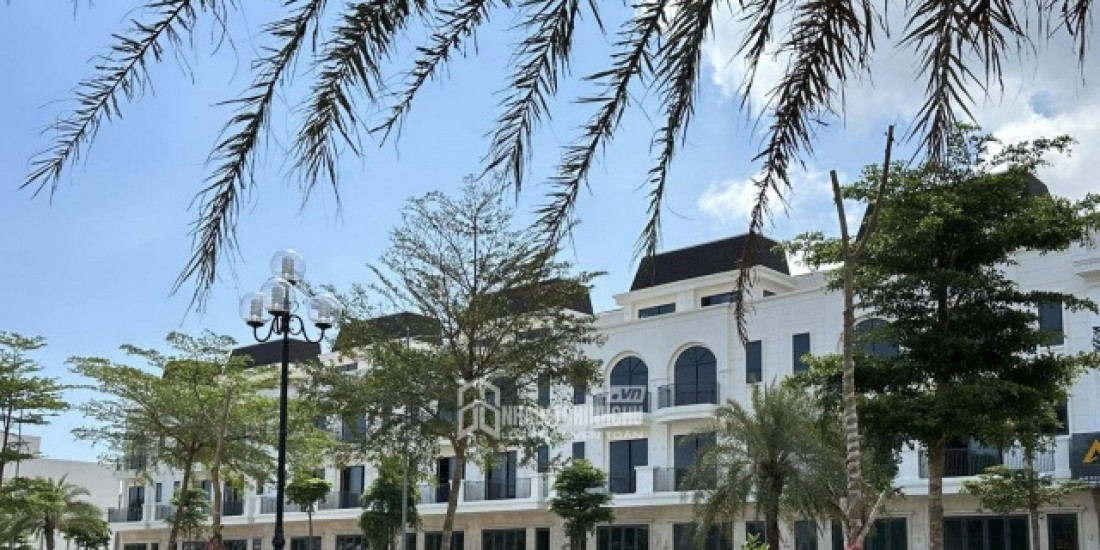 NHÀ PHỐ HOÀNG GIA VCN